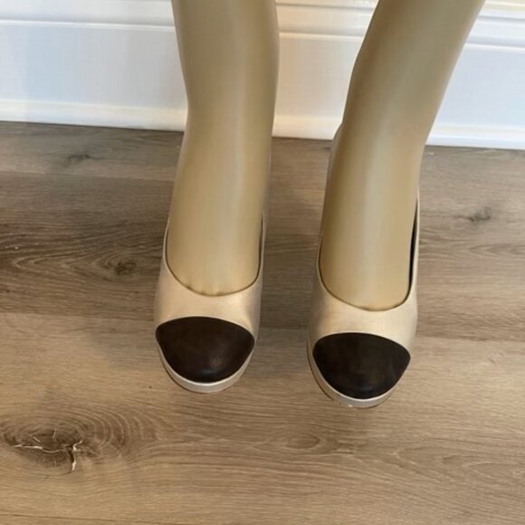 CHANEL PUMPS - Picture 1 of 5